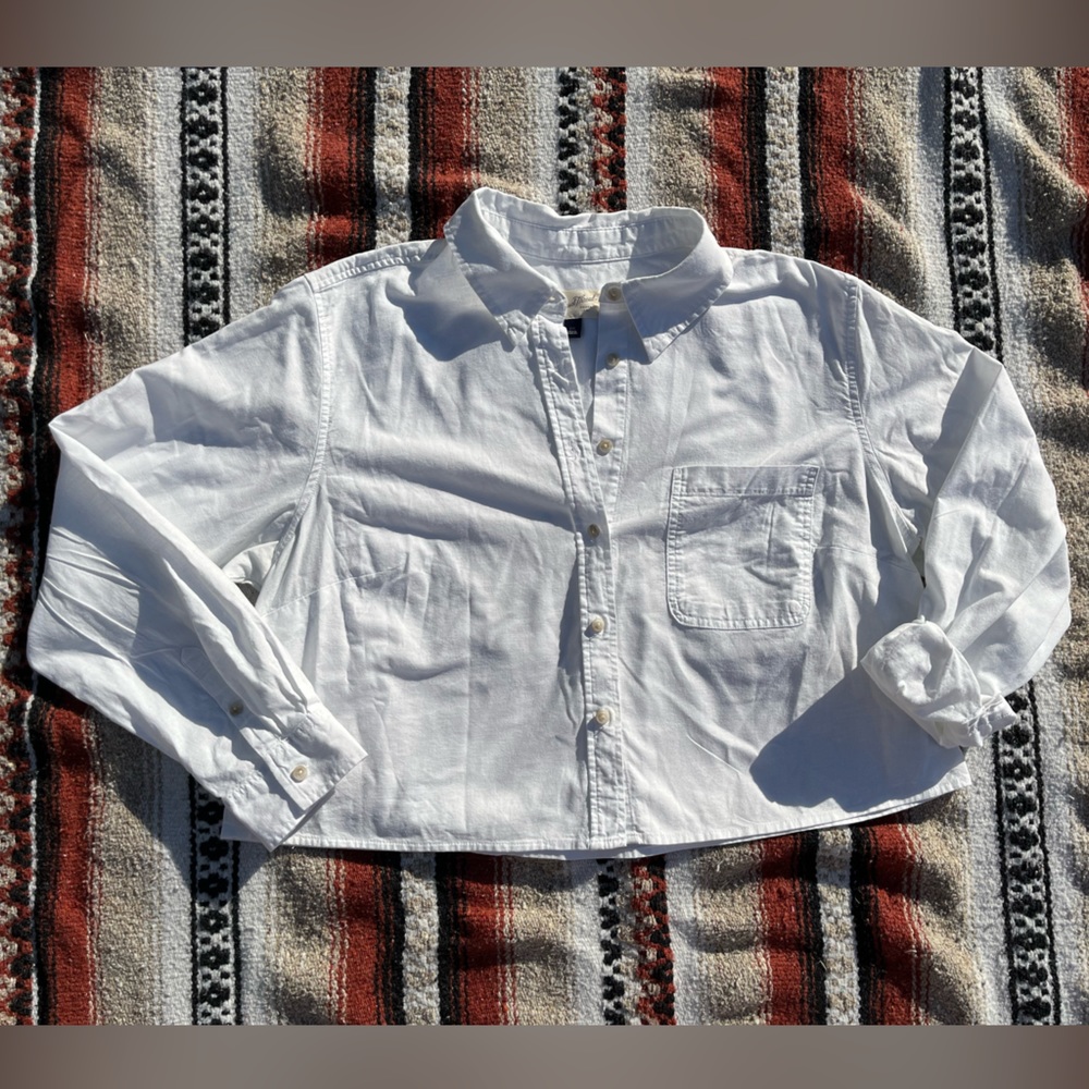 Universal Thread White Cropped Button Down Xxl - image 1